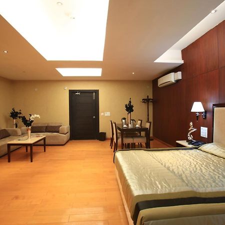 Hotel The Patricians Bilaspur  Exterior photo